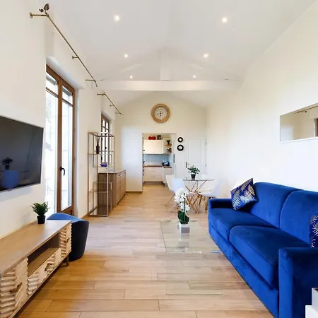 Appartement Avec Vue Dans Le Centre Du Vieux Village, Terrasse Et Parking *