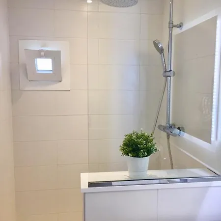 D Exception Avec Terrasse, Jacuzzi, Vue Mer, Parking, En Plein Coeur Du Village De Eze