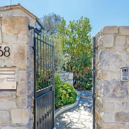 D Exception Avec Terrasse, Jacuzzi, Vue Mer, Parking, En Plein Coeur Du Village De Èze