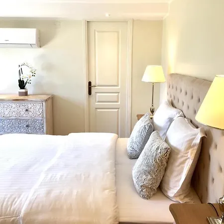 D Exception Avec Terrasse, Jacuzzi, Vue Mer, Parking, En Plein Coeur Du Village De * Eze
